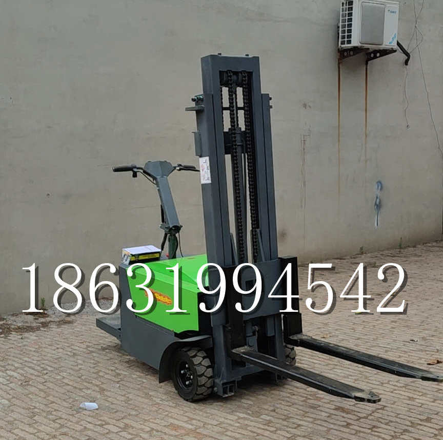 古塔区优程全电动叉车插腿式堆高车液压装卸车1.5吨升高小型站驾式铲车